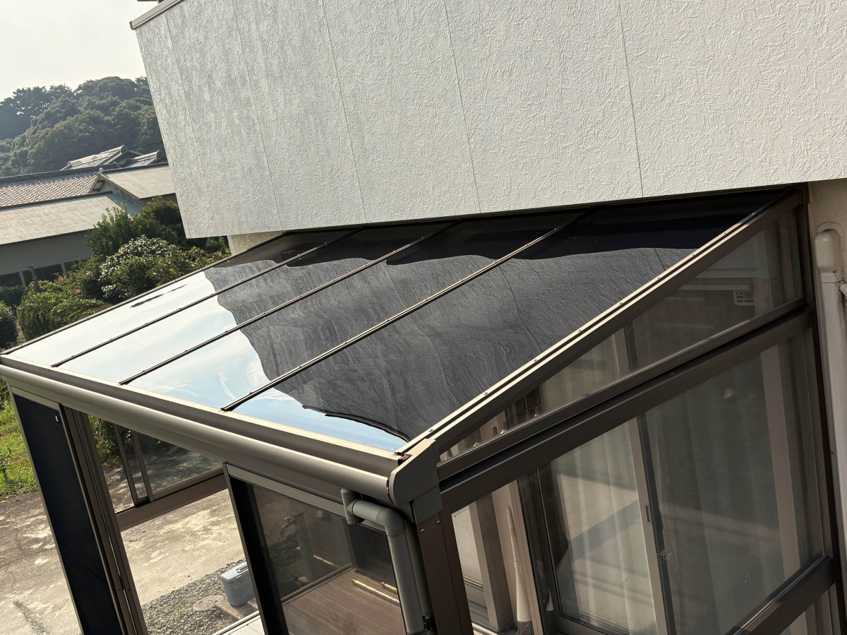 杉山トーヨー住器のサンルームのパネル交換の施工後の写真1