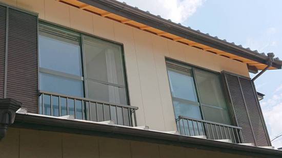 杉山トーヨー住器の窓手摺取付施工事例写真1