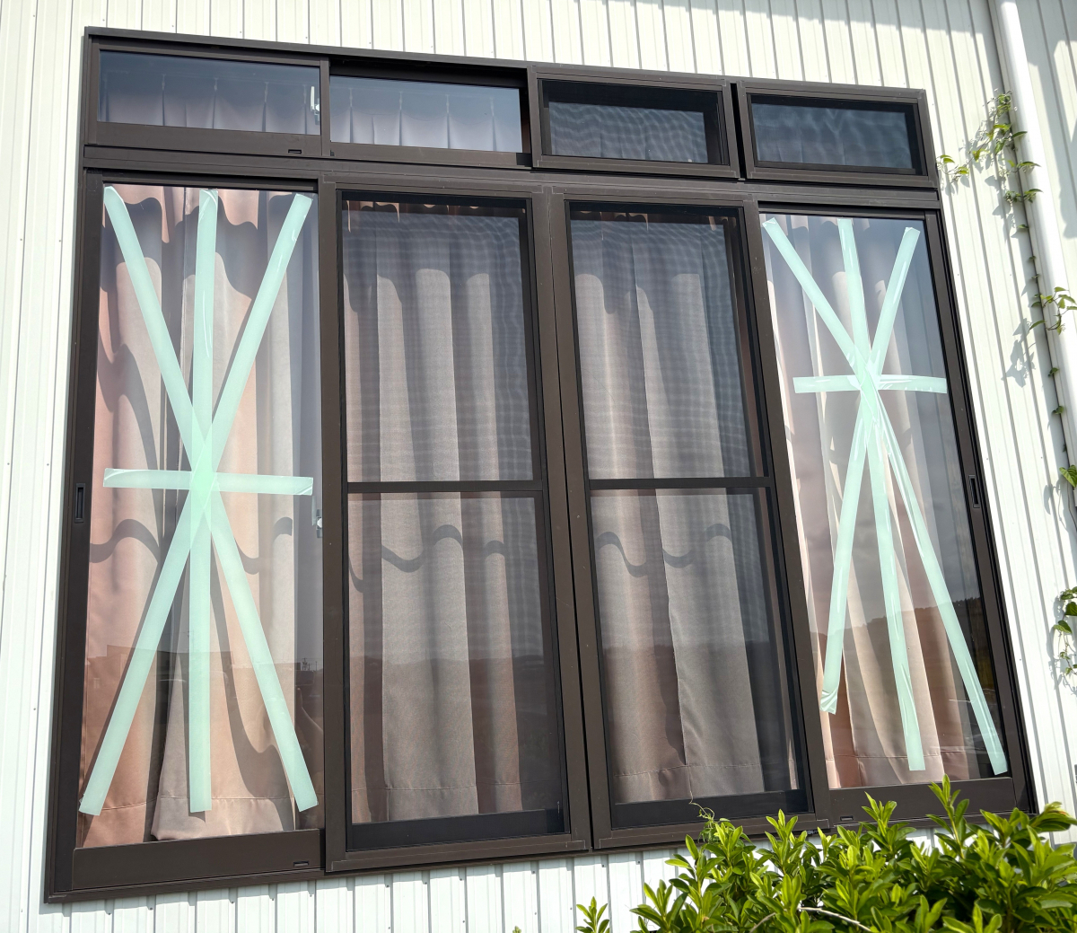 杉山トーヨー住器のLIXILリフォームシャッター (1DayReform）の施工前の写真1