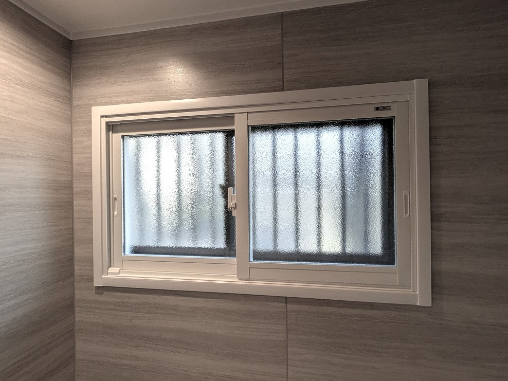 杉山トーヨー住器の🪟 1DAY 窓断熱リフォーム「LIXIL インプラス」の施工後の写真1