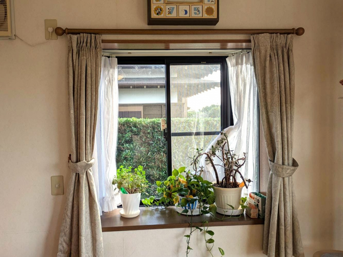 杉山トーヨー住器の🪟出窓断熱リフォーム「LIXIL インプラス」の施工前の写真1