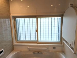 杉山トーヨー住器の🛁浴室窓 断熱リフォーム｜LIXIL インプラスの施工後の写真1