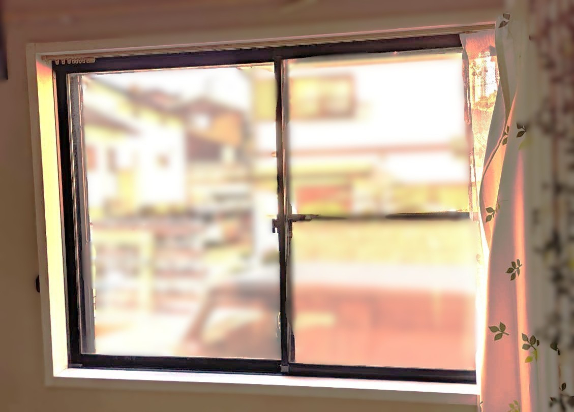 杉山トーヨー住器の🪟窓断熱リフォーム（LIXIL インプラス）の施工前の写真1