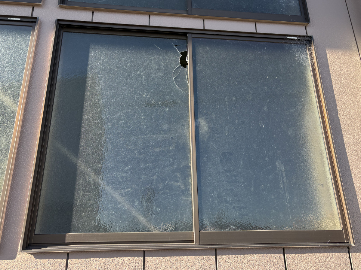 杉山トーヨー住器の🪟🔧 ガラス補修工事の施工前の写真1