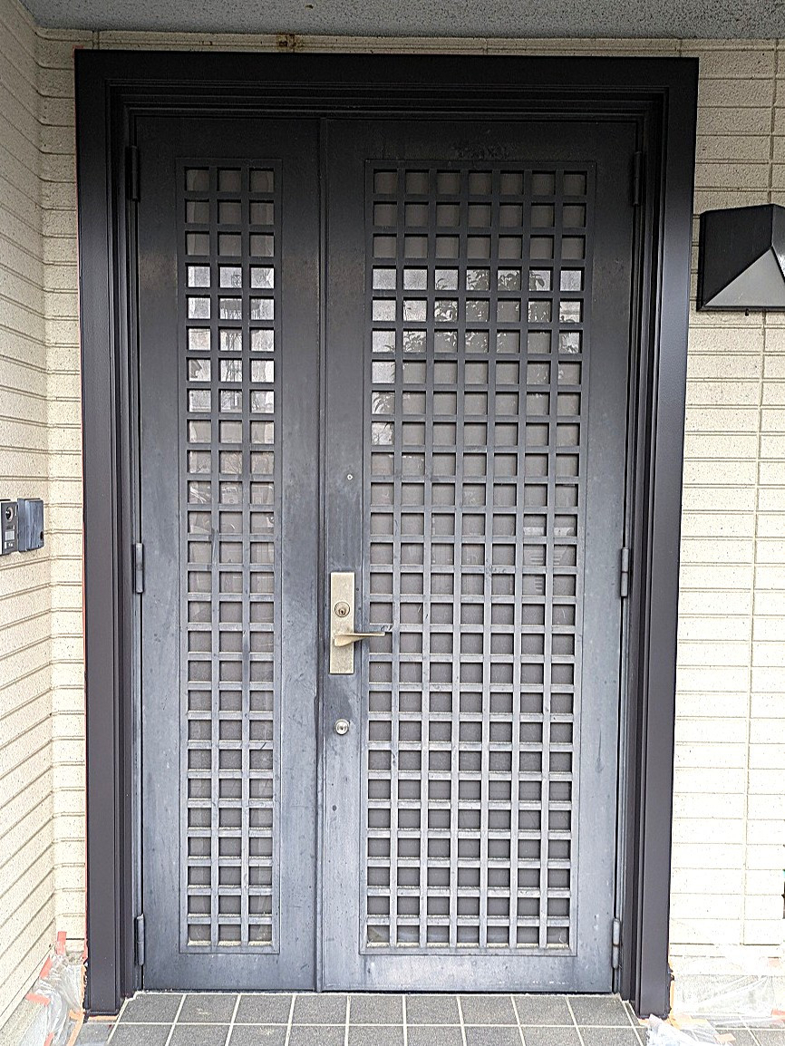 杉山トーヨー住器の🚪❄️ 玄関断熱リフォーム /  LIXIL リシェント断熱仕様 G82型に取替えましたの施工前の写真1