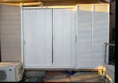 杉山トーヨー住器の🛠️ 雨戸交換リフォームで、使いやすさと外観を一新の施工前の写真1