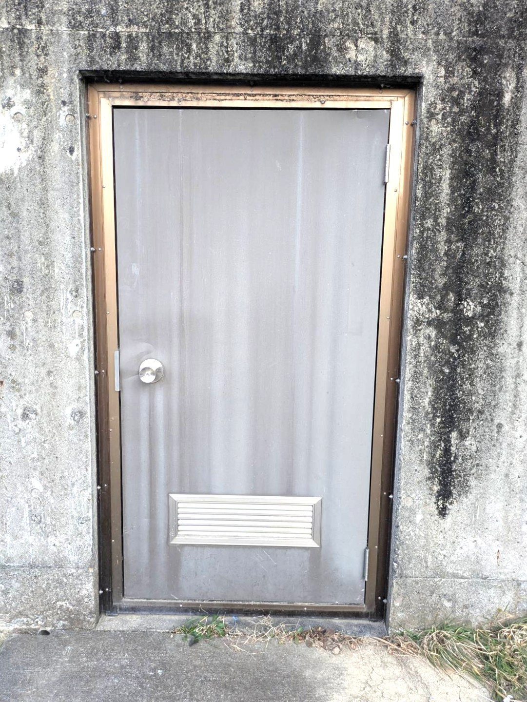 杉山トーヨー住器の🚪 フラッシュドア本体交換の施工前の写真1