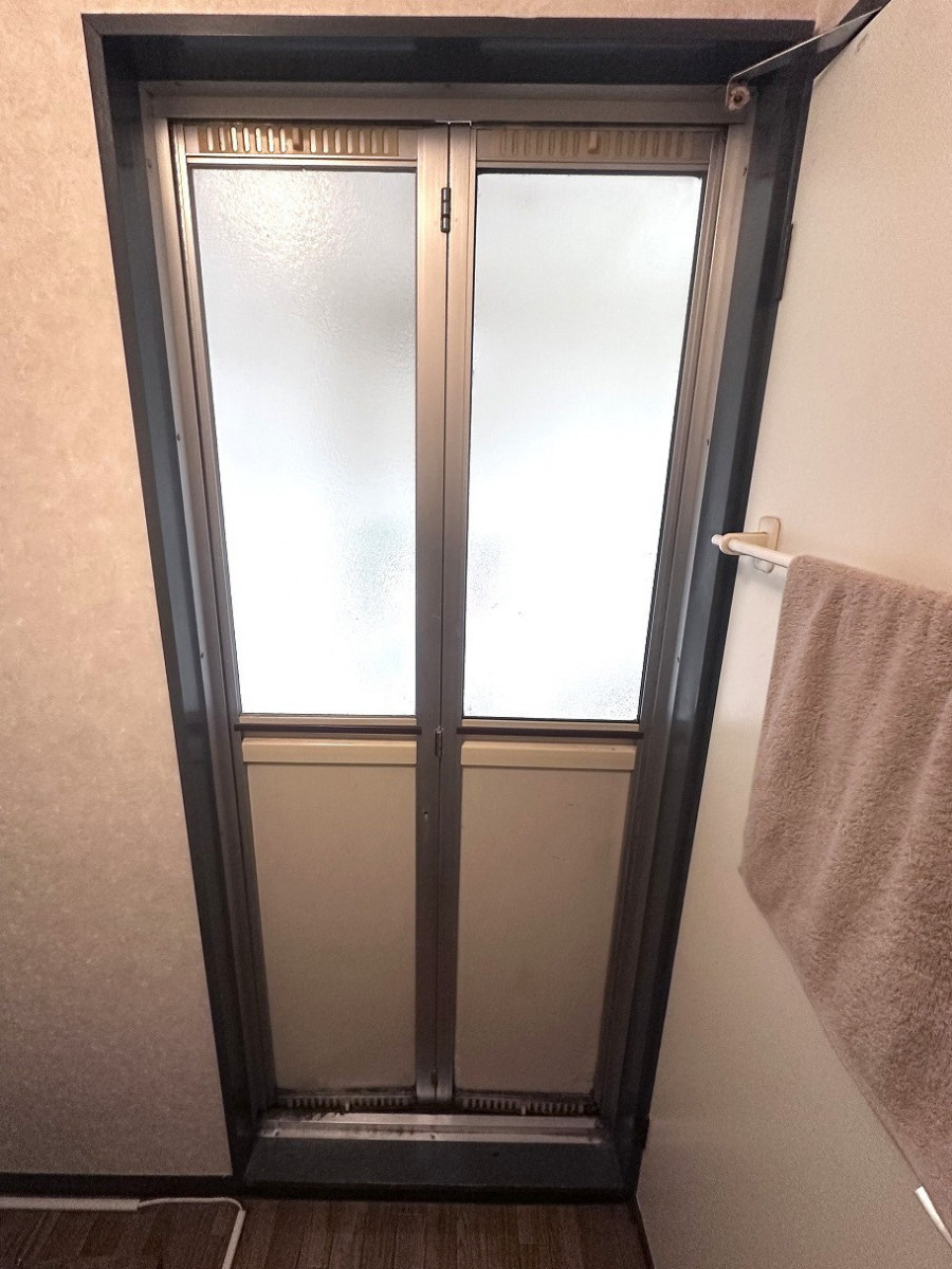 杉山トーヨー住器の🛁LIXIL リシェント浴室用で快適空間への施工前の写真1