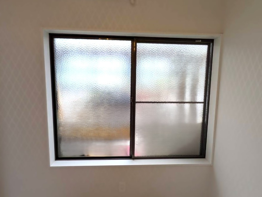 杉山トーヨー住器の✨ 快適さと美しさを両立した、上質な窓リフォームの施工前の写真1