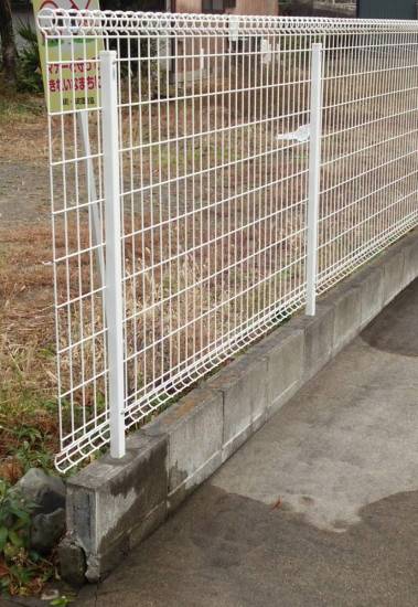 杉山トーヨー住器のフェンス補修工事施工事例写真1