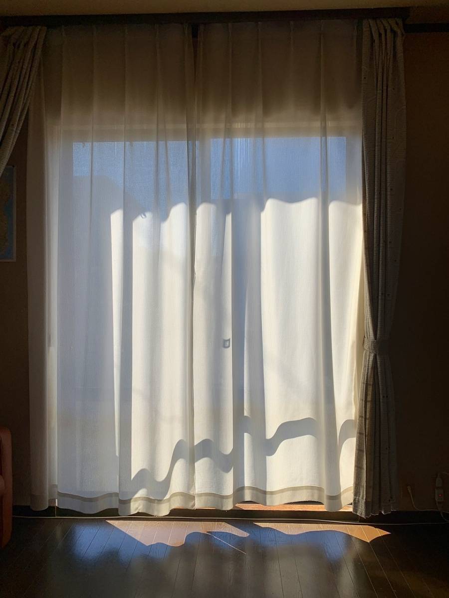 杉山トーヨー住器のカーテンを新調しました。の施工前の写真1