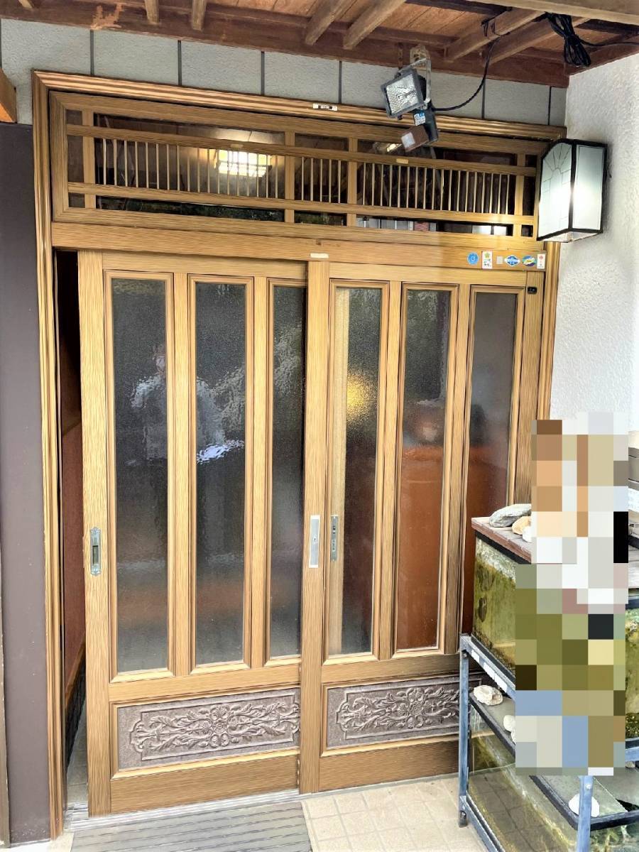 杉山トーヨー住器の玄関引戸取替の施工前の写真1