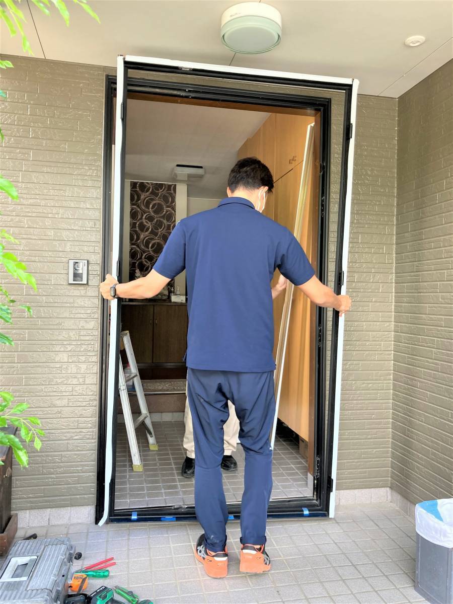 杉山トーヨー住器の玄関ドア新調の施工前の写真2