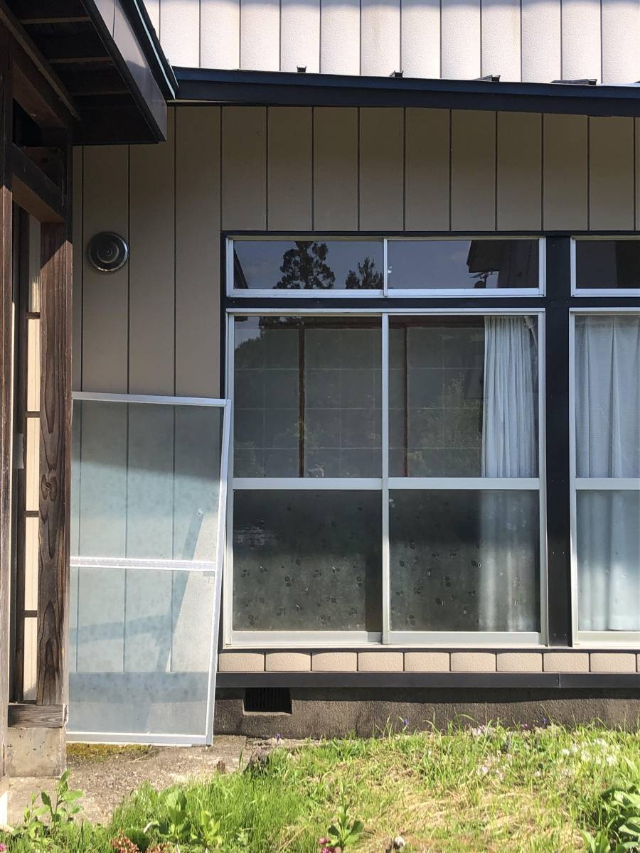 小野寺トーヨー住器の網戸新調の施工前の写真1