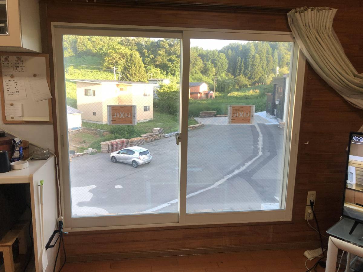 小野寺トーヨー住器のリビング 内窓取付の施工後の写真1