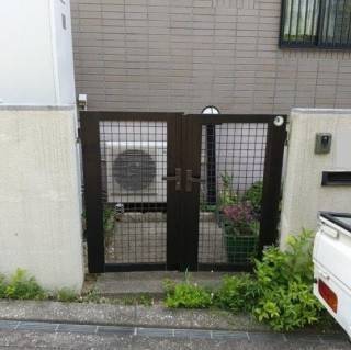 塚本住建の門扉を取替えました。の施工前の写真1