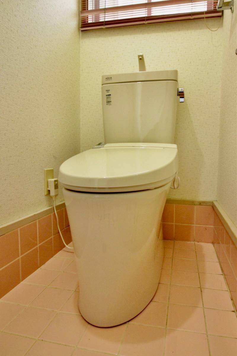 塚本住建のトイレ便器取替の施工後の写真1