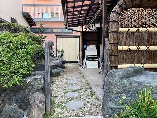 塚本住建の枝折戸を取付ました。の施工前の写真1