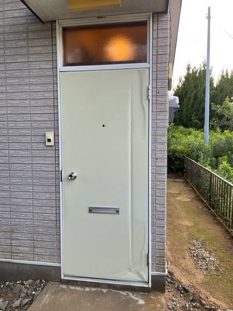十倉トーヨー住器の玄関ドアを交換！の施工前の写真1
