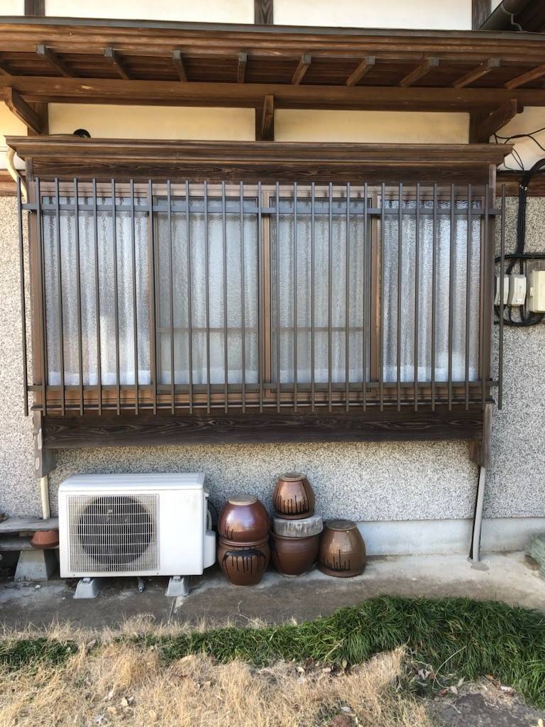 十倉トーヨー住器の防犯用に面格子を取り付けました。の施工後の写真1