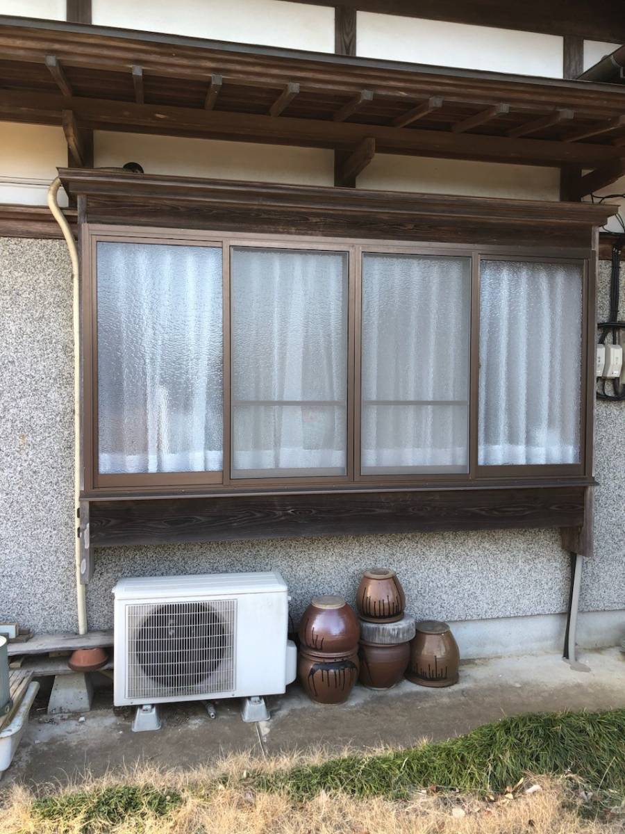 十倉トーヨー住器の防犯用に面格子を取り付けました。の施工前の写真1