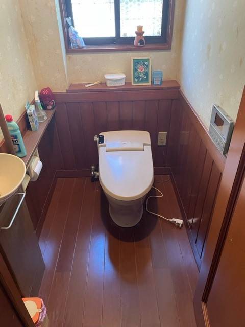 十倉トーヨー住器のトイレを交換しました。の施工前の写真1