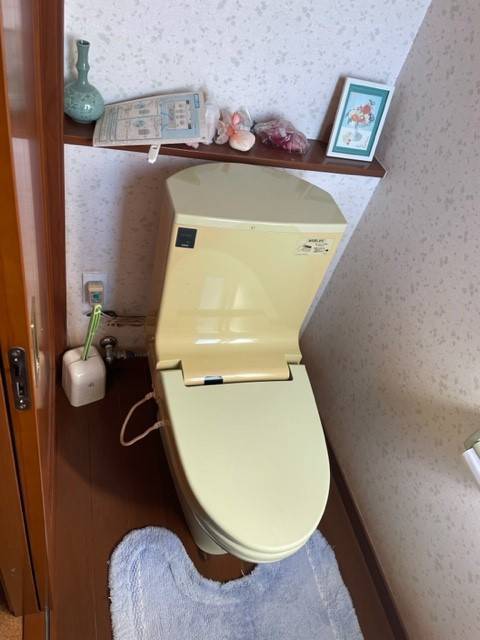 十倉トーヨー住器のトイレを交換しました。の施工前の写真2