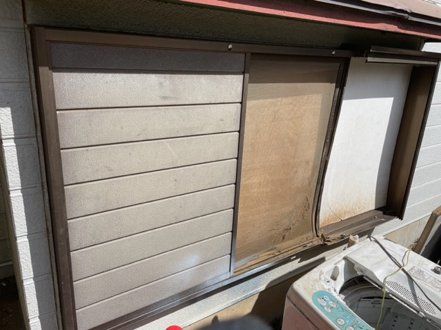 十倉トーヨー住器の窓サッシを交換しました。の施工前の写真1