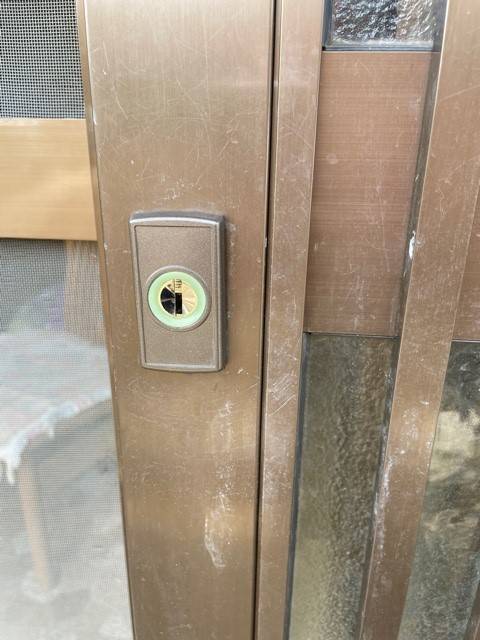 十倉トーヨー住器の玄関引戸錠を交換しました。の施工後の写真1
