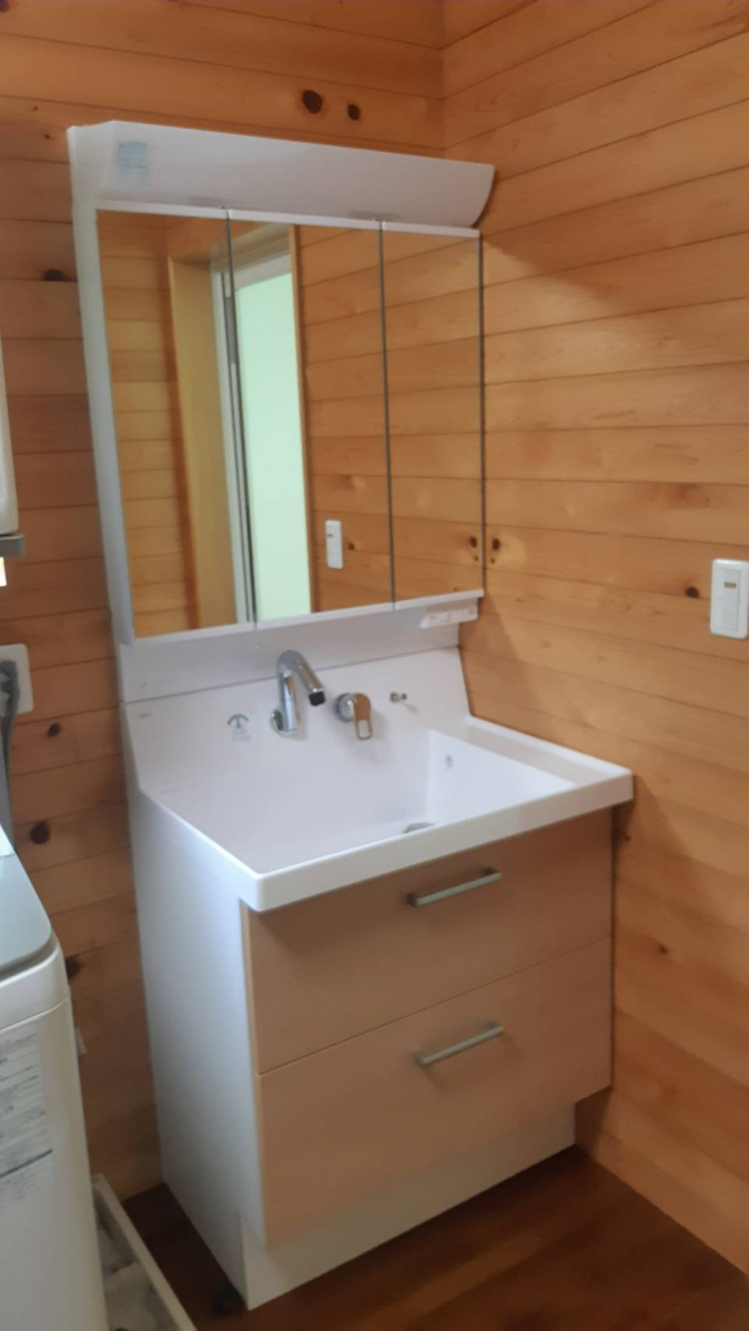 十倉トーヨー住器の収納力×お掃除ラクラク　洗面化粧台ピアラの施工後の写真2