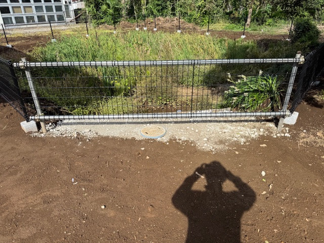 十倉トーヨー住器の庭にフェンスを設置の施工後の写真3