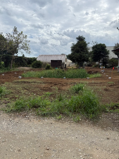 十倉トーヨー住器の庭にフェンスを設置の施工前の写真1