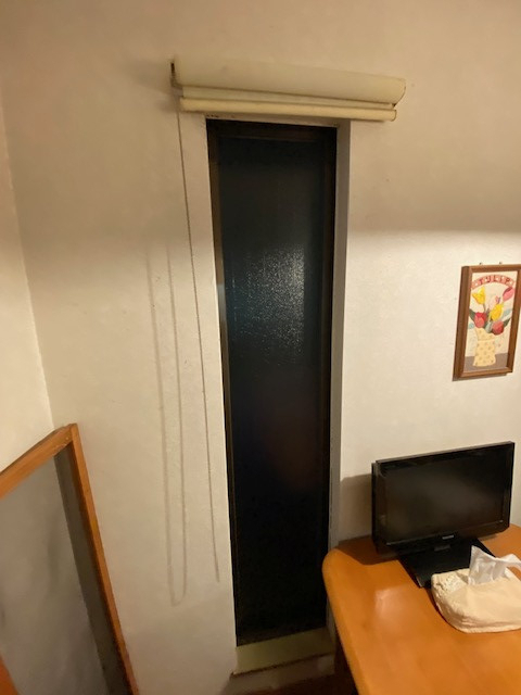 十倉トーヨー住器の内窓インプラスで冬を暖かくの施工前の写真2