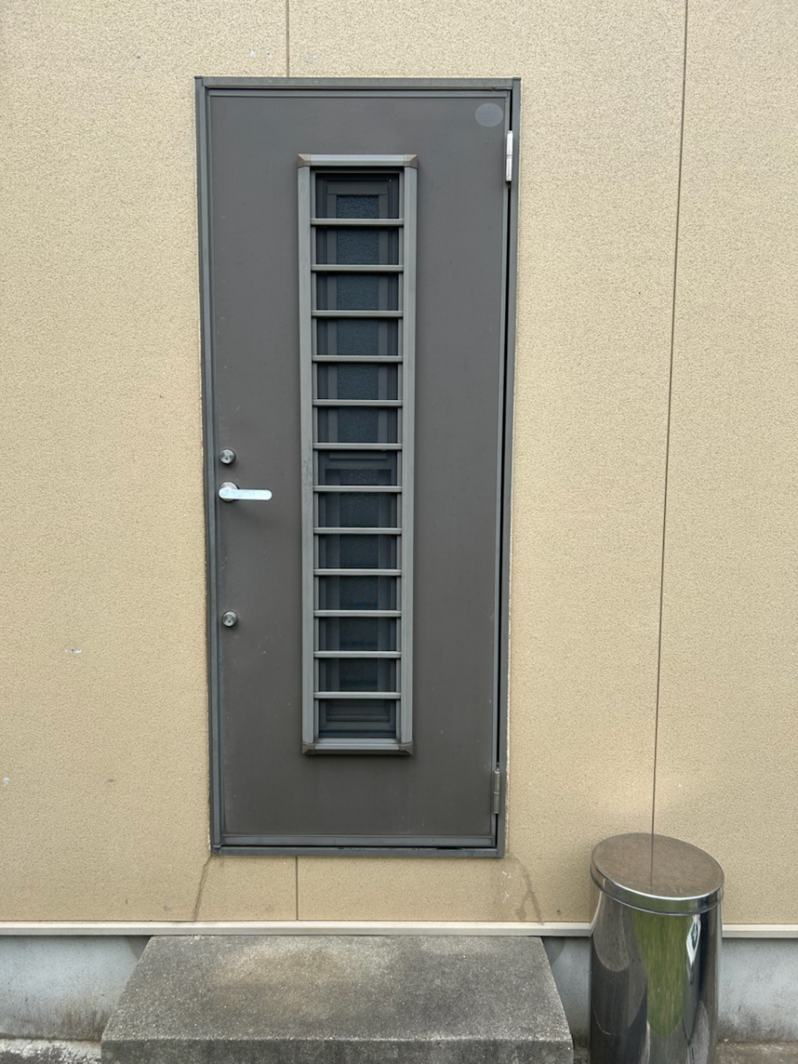 十倉トーヨー住器の採風勝手ロドアで快適にの施工前の写真1