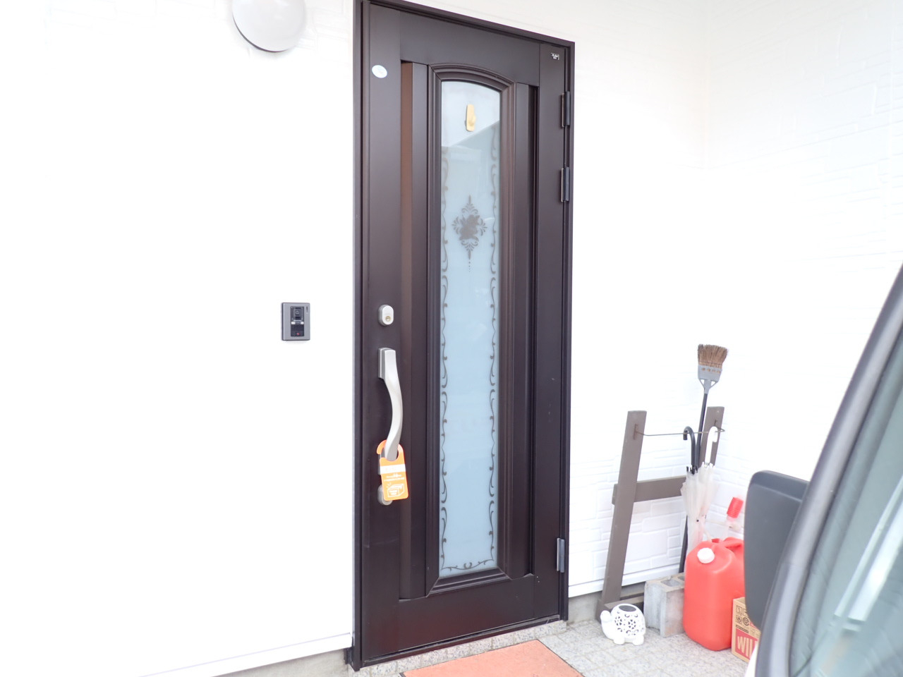 十倉トーヨー住器の玄関ドアを断熱リフォームの施工前の写真1