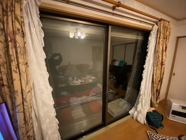 十倉トーヨー住器の大きな窓こそ、内窓で断熱！の施工前の写真1