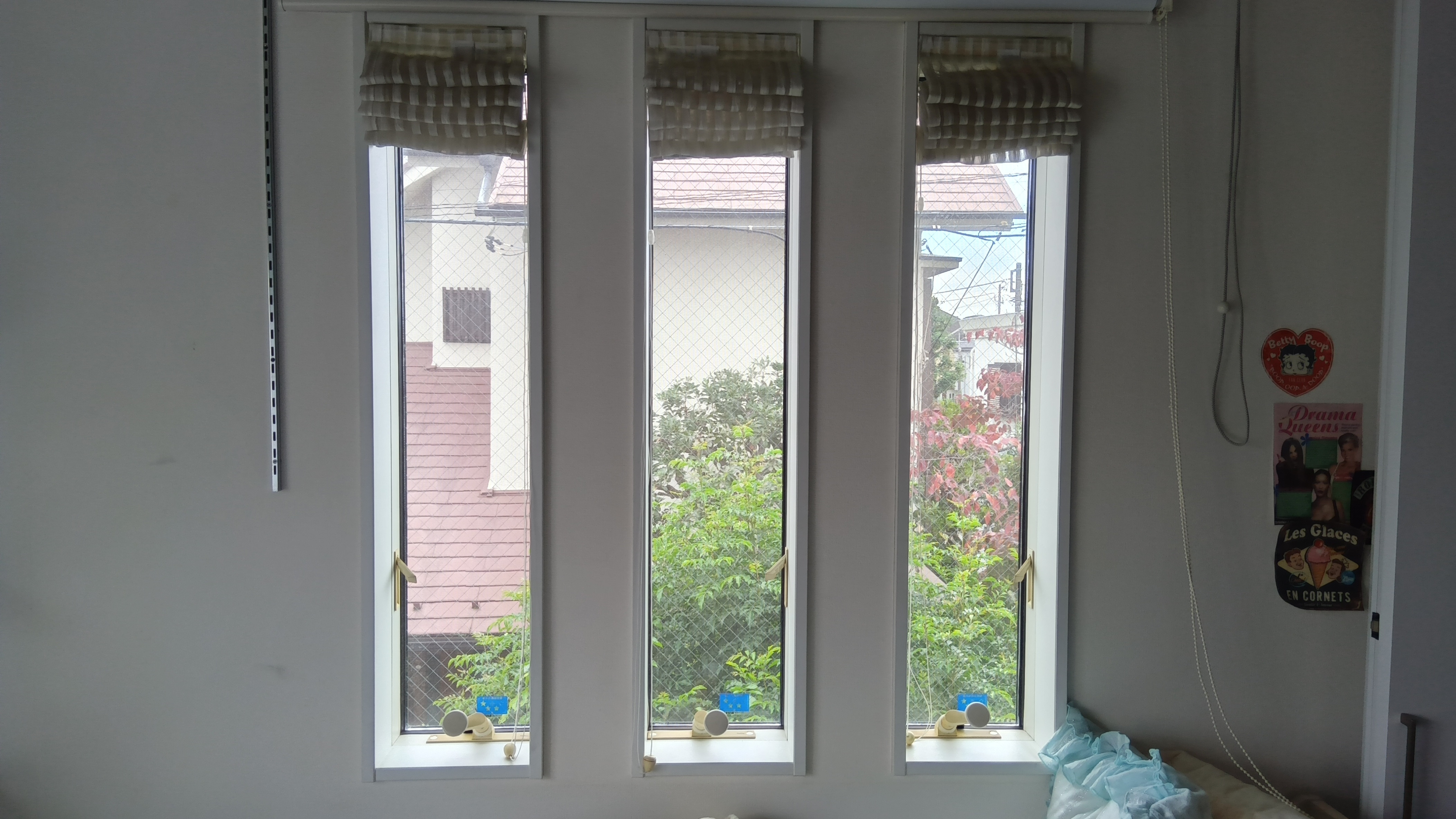 十倉トーヨー住器のどんな形の窓にも内窓は設置可能の施工前の写真1