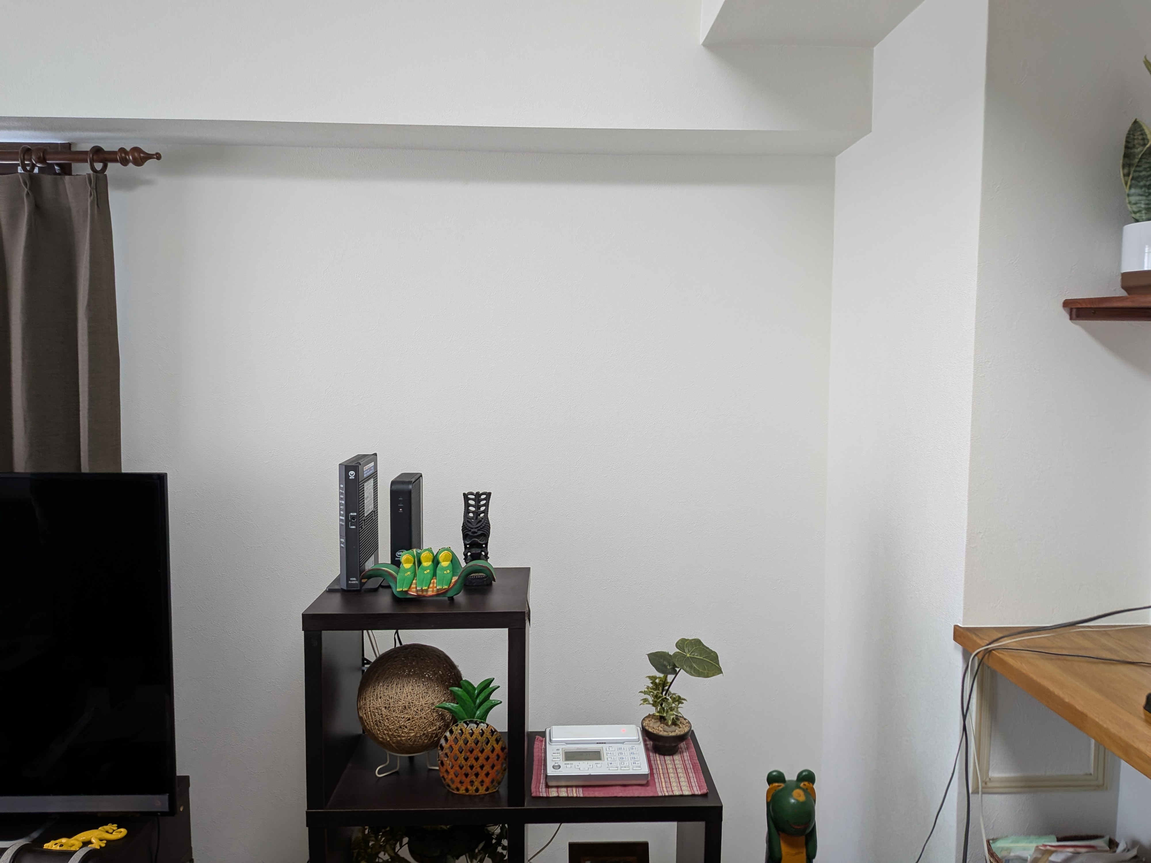 十倉トーヨー住器の空気を整える壁材～エコカラットで快適リビングへの施工前の写真1