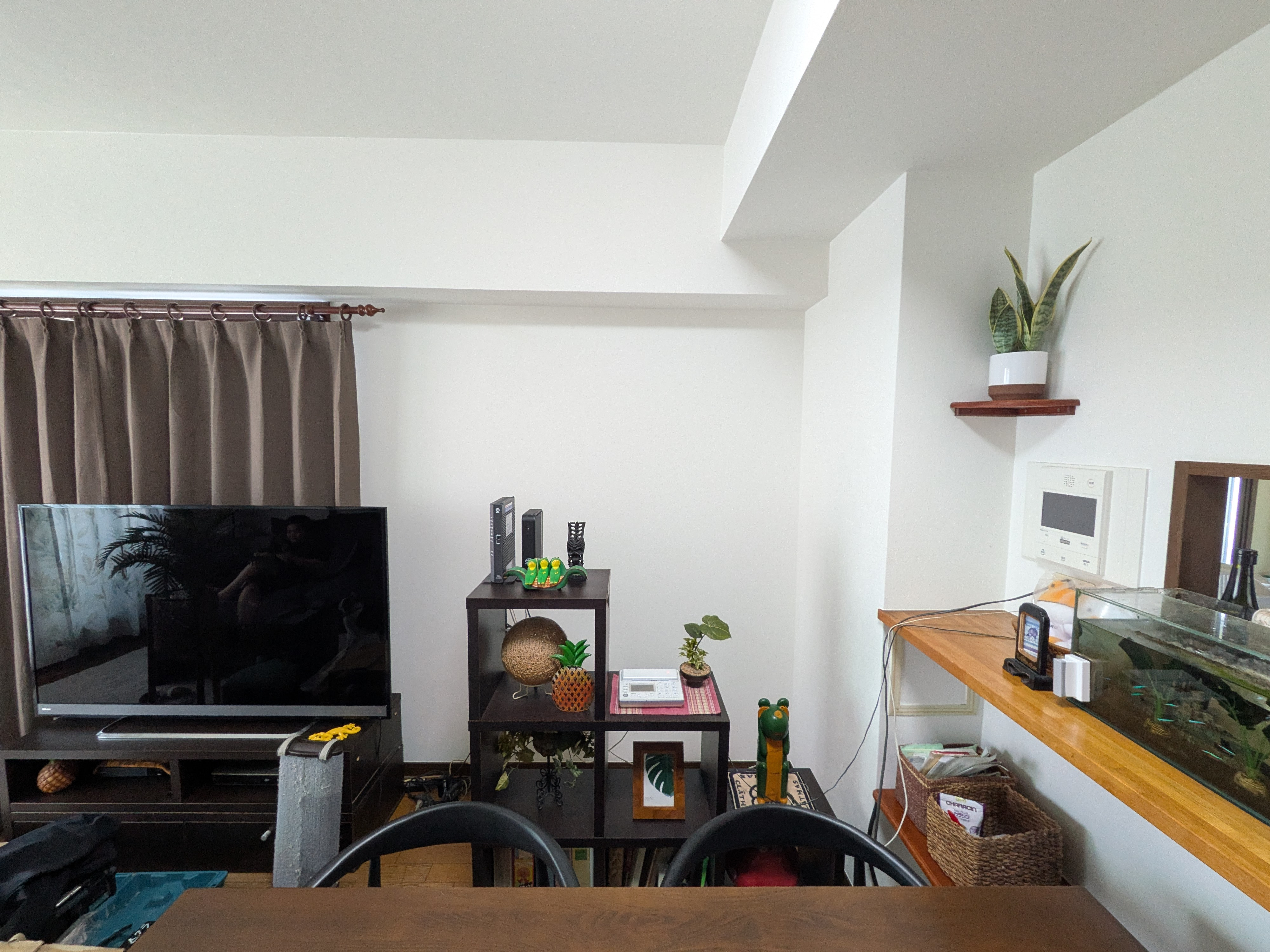 十倉トーヨー住器の空気を整える壁材～エコカラットで快適リビングへの施工前の写真2