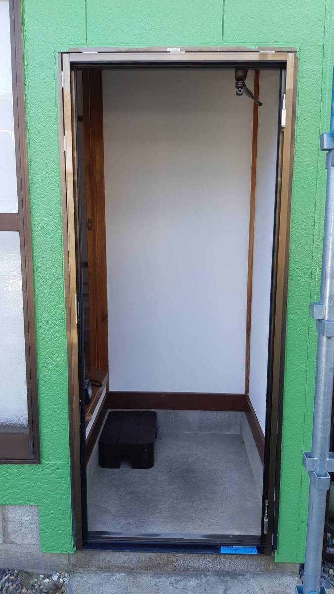 十倉トーヨー住器のドア交換（リシェント勝手口ドア）の施工前の写真2