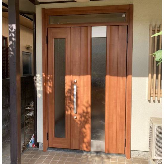メット 住まいのアップデートの【玄関】引戸からドアへ施工事例写真1