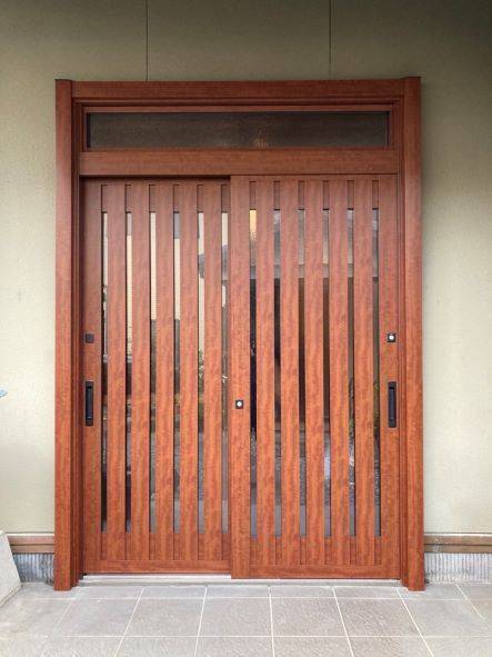 セイナントーヨー住器の玄関リフォーム　玄関引戸　交換の施工後の写真1