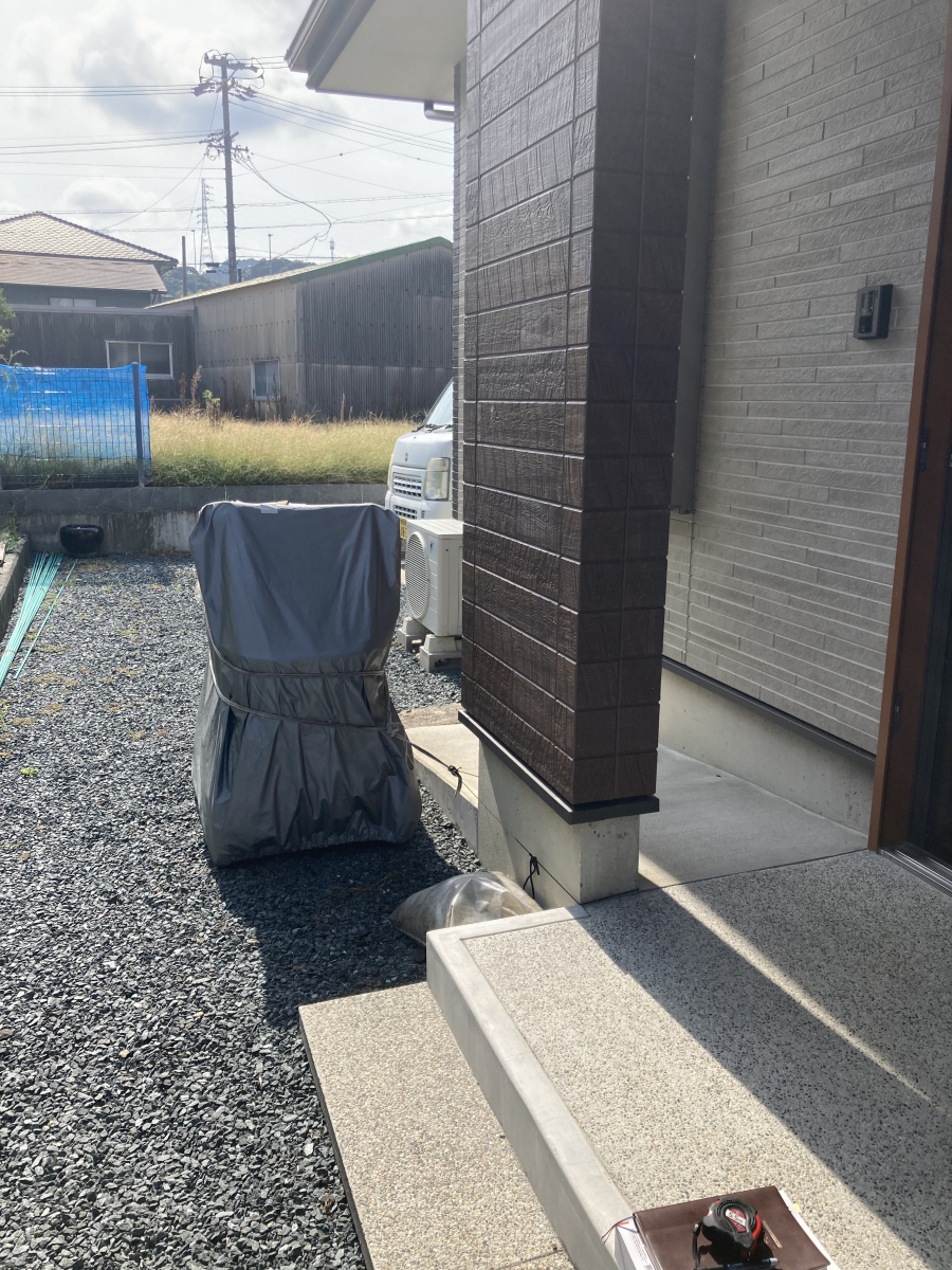 セイナントーヨー住器の手すり取付工事の施工前の写真1