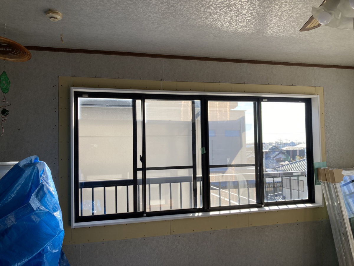 セイナントーヨー住器の内窓インプラス(二重窓)リフォームの施工前の写真1