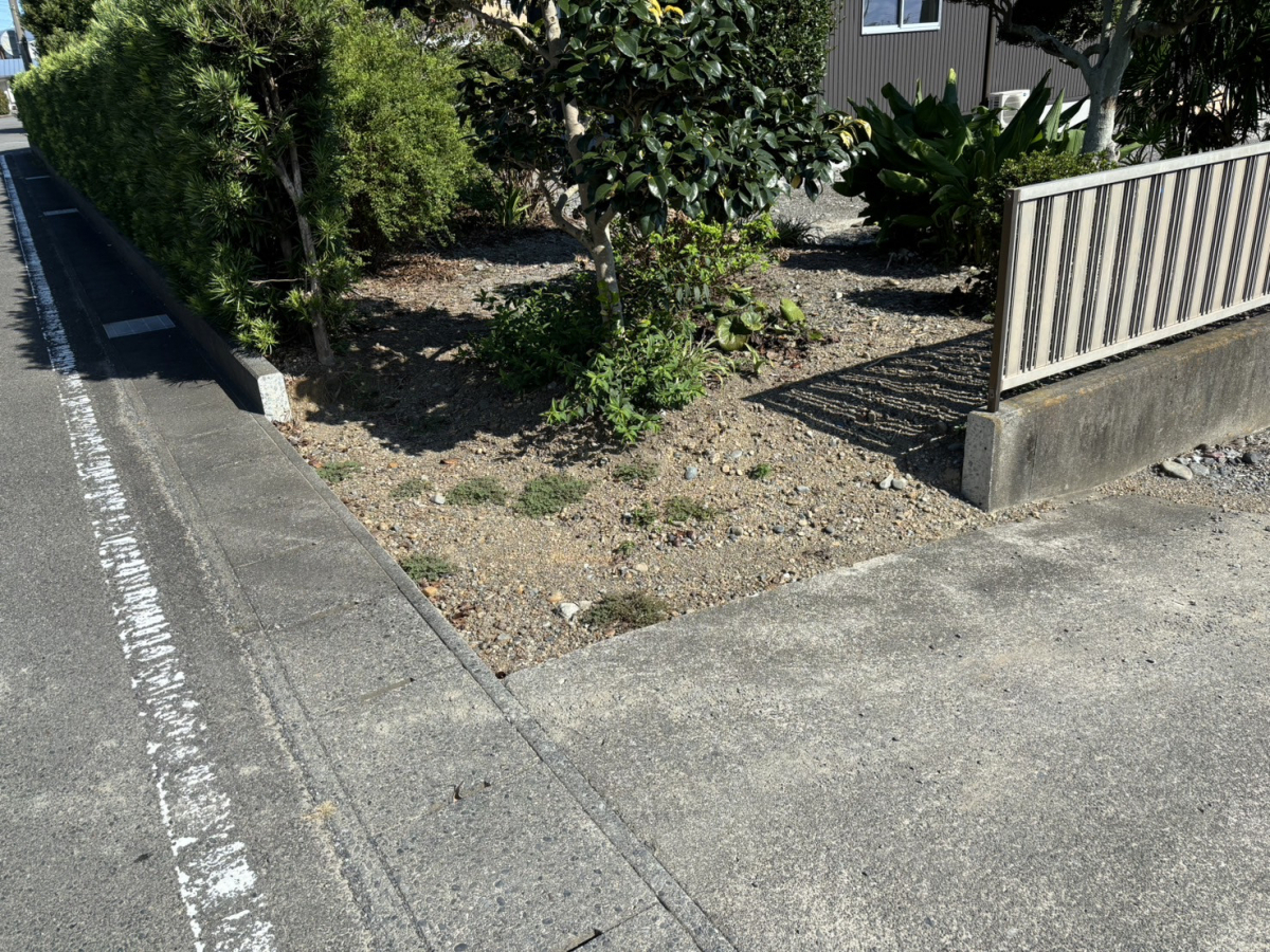 セイナントーヨー住器のフェンス工事の施工前の写真1