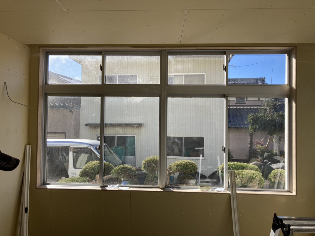 セイナントーヨー住器の内窓インプラス（二重窓）リフォームの施工前の写真1