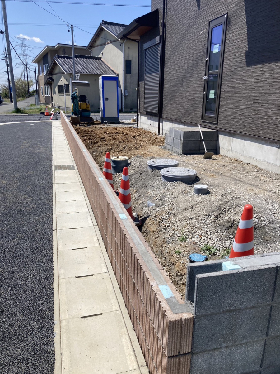 セイナントーヨー住器のフェンス工事の施工前の写真1