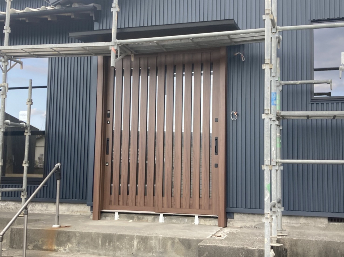 セイナントーヨー住器のリシェント玄関引戸の施工後の写真1