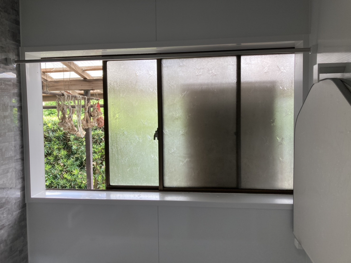 セイナントーヨー住器の内窓インプラス（二重窓）リフォームの施工前の写真1