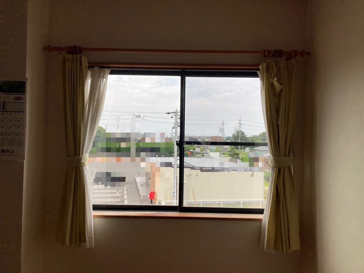 セイナントーヨー住器の内窓インプラス（二重窓）リフォームの施工前の写真1